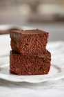 Brownie de chocolate de remolacha, sin lácteos, baja en carbohidratos - foto de stock