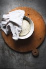 Pâte à levure avec graines de pavot — Photo de stock