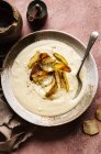Mushroom soup with croutons and mushrooms — Stock Photo