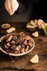 Carne frita com orégano — Fotografia de Stock