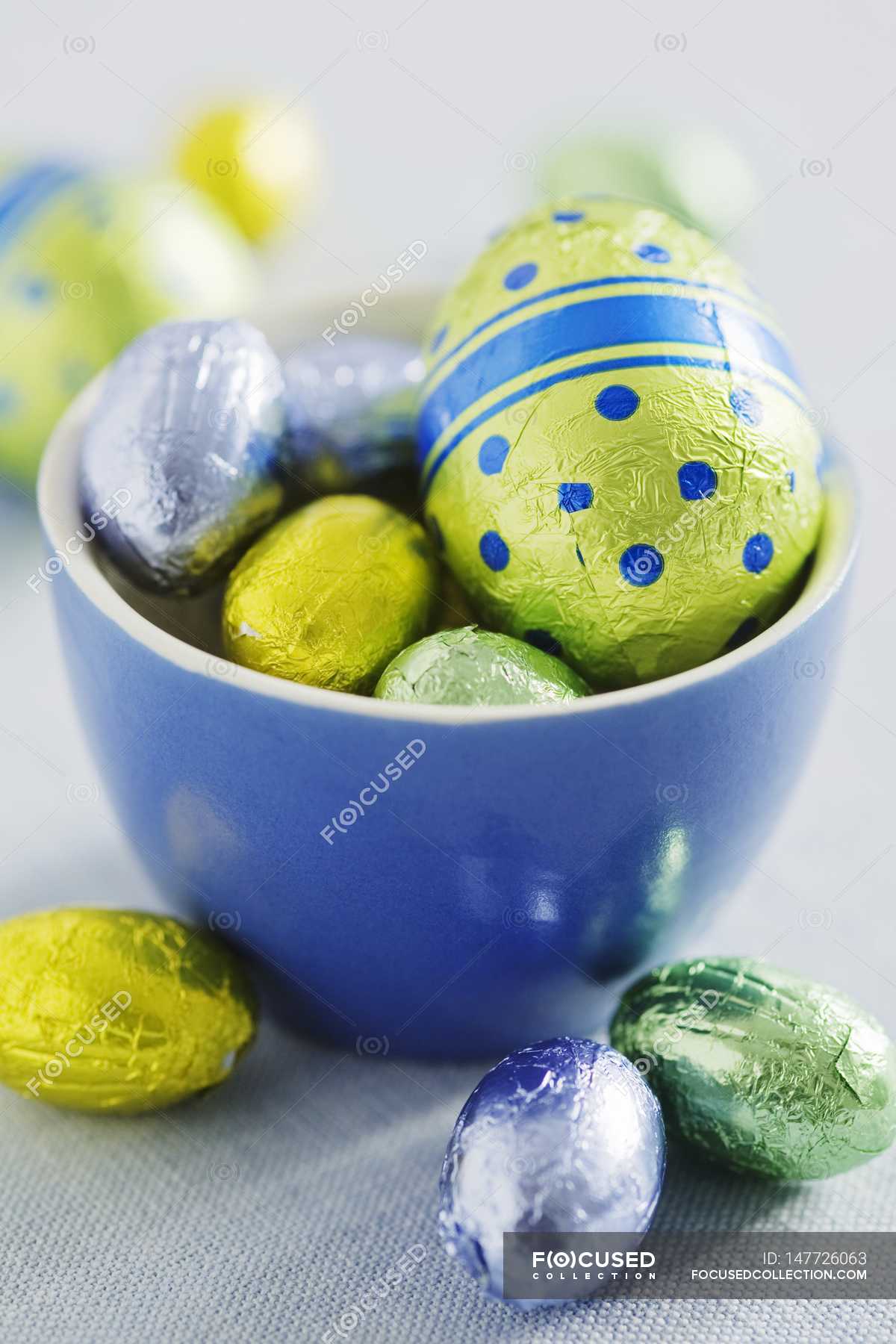 Chocolate Easter eggs — taste, detail - Stock Photo | #147726063