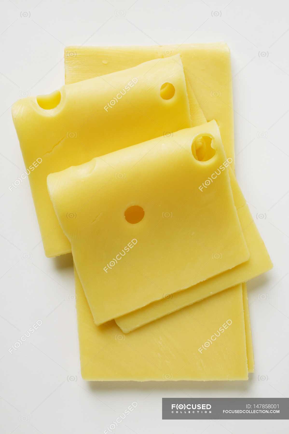 Formaggio Emmental a fette — servire, bianco - Stock Photo