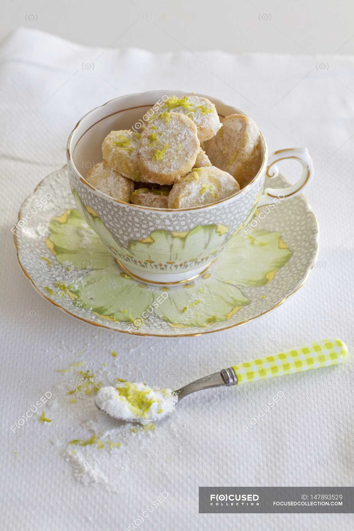 Shortbread cookies with lime zest — food, cookery Stock Photo