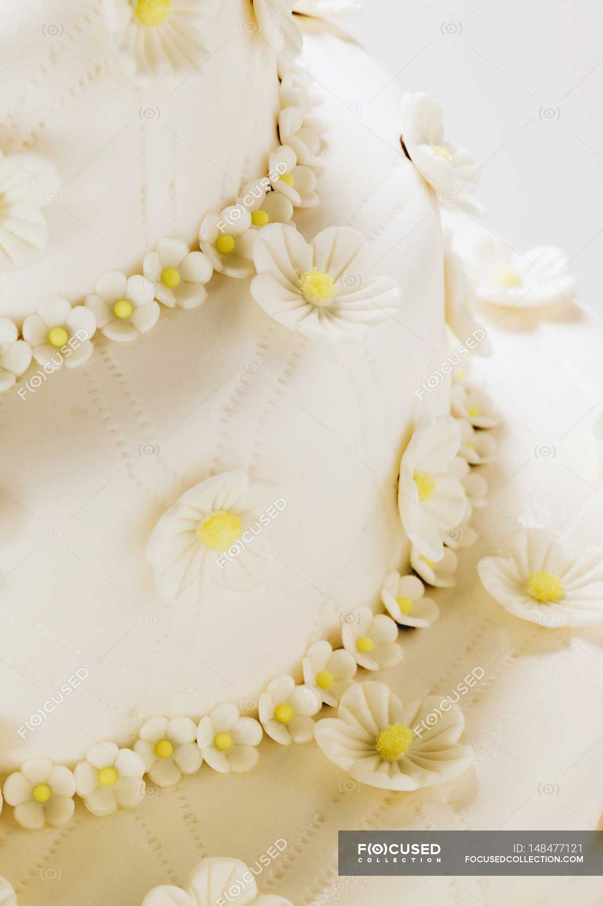 Tiered wedding cake — sweet, holiday - Stock Photo | #148477121