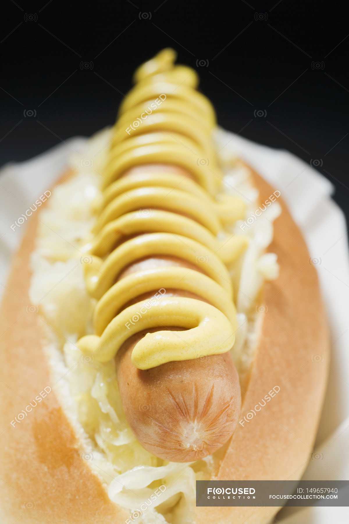 Hot dog tedesco: la ricetta con würstel e crauti