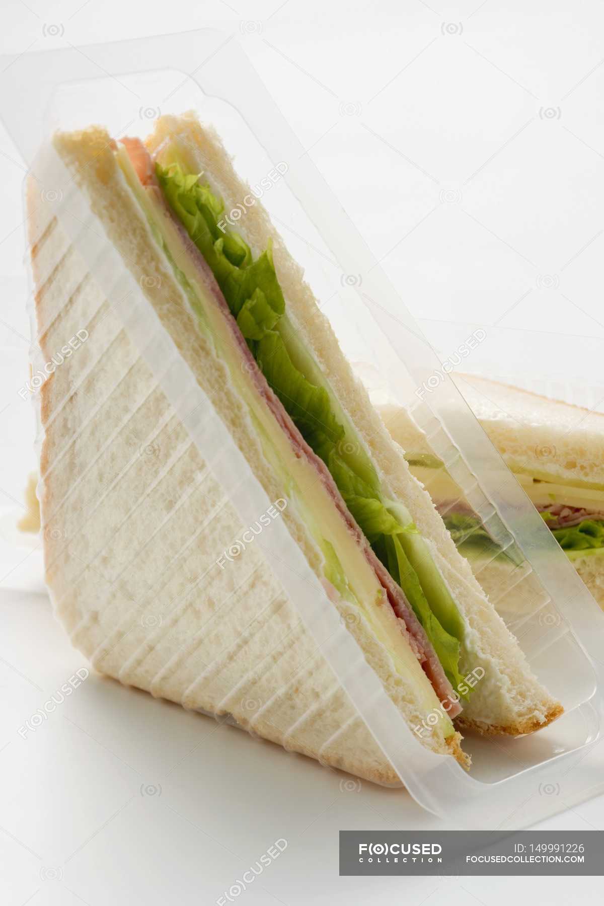 Сэндвич с ветчиной и сыром сколько калорий. Гавайский сэндвич рецепт. Сэндвич с курицей калории. Сэндвич калорийность. Сэндвич с ветчиной и сыром.