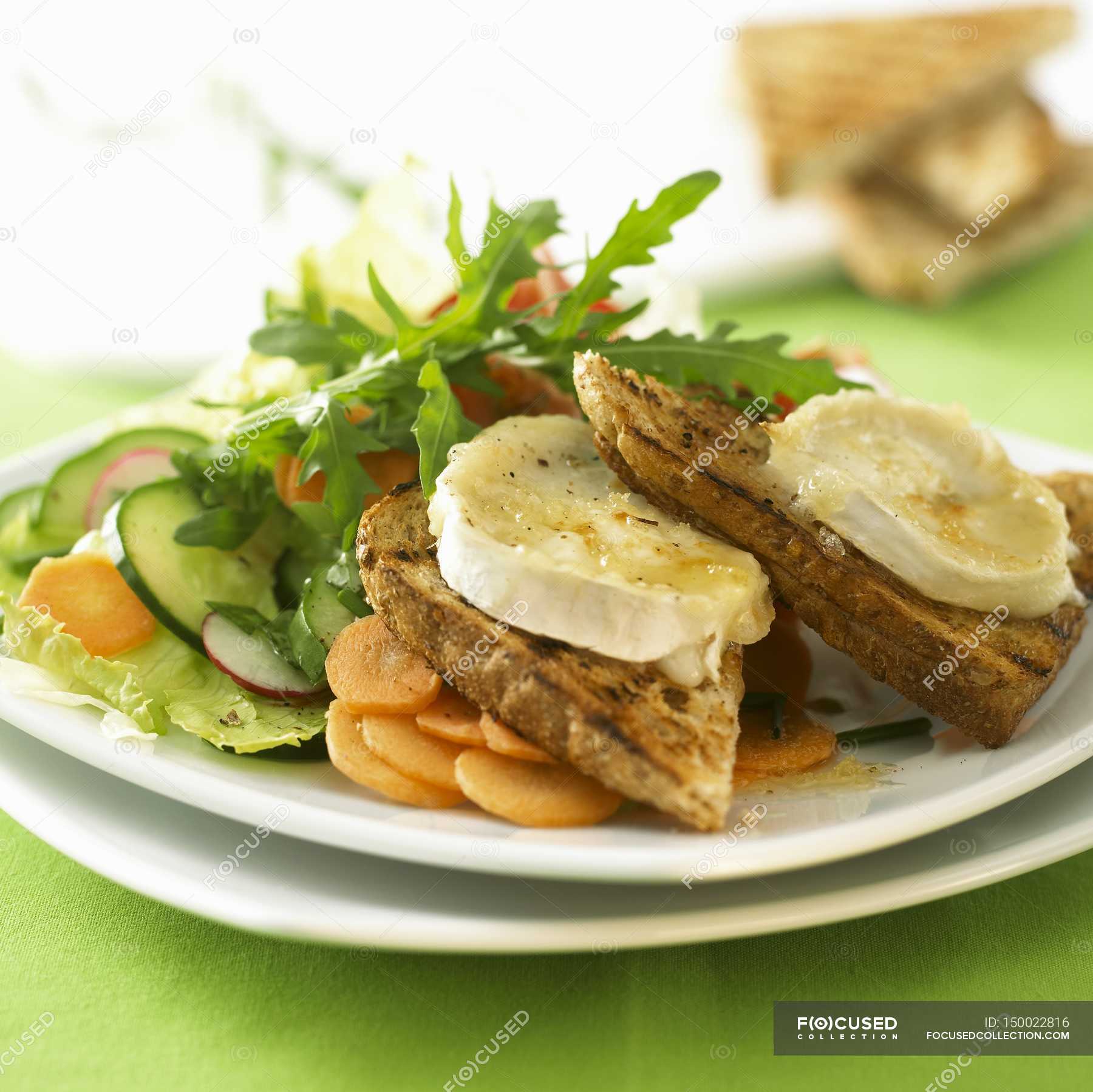Summer salad with goat's cheese — background, calorie Stock Photo