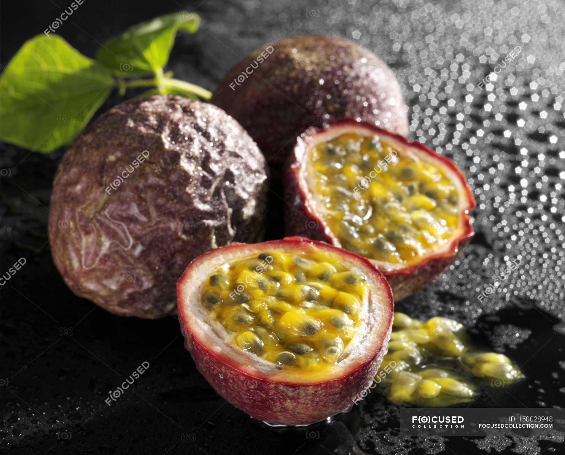 Fresh Passion Fruits With Halves — Healthy Food Lifestyle Stock