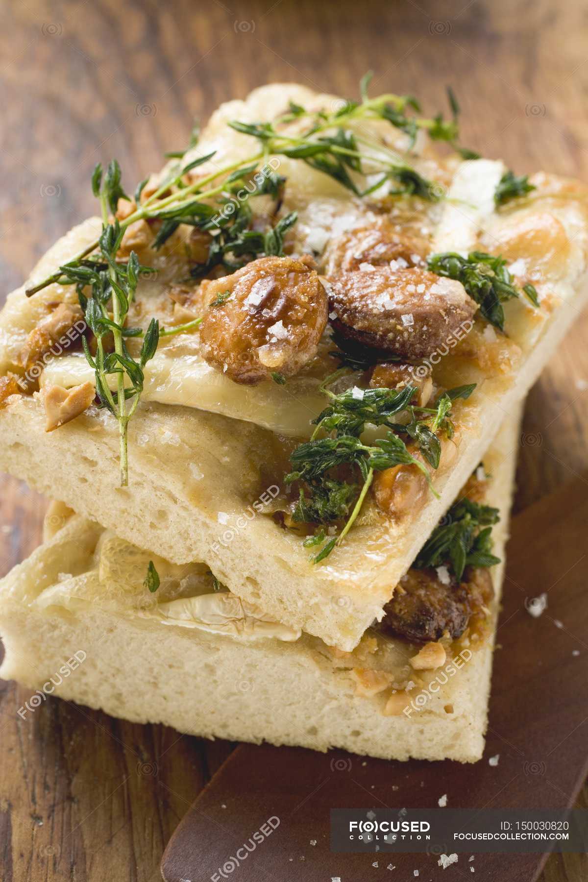 Focaccia with goat's cheese — color, product Stock Photo 150030820
