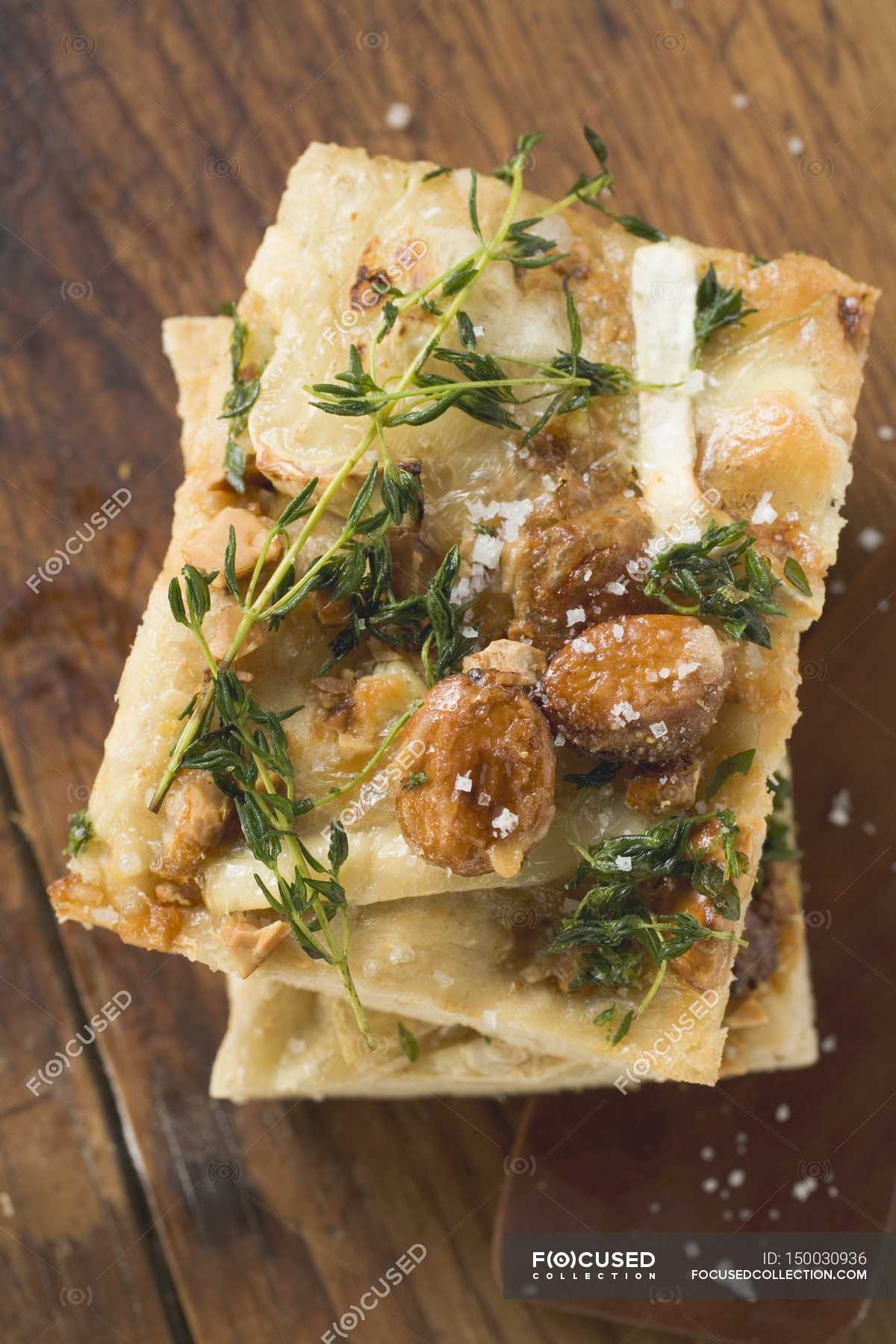 Focaccia with goat's cheese — supper, organic Stock Photo 150030936