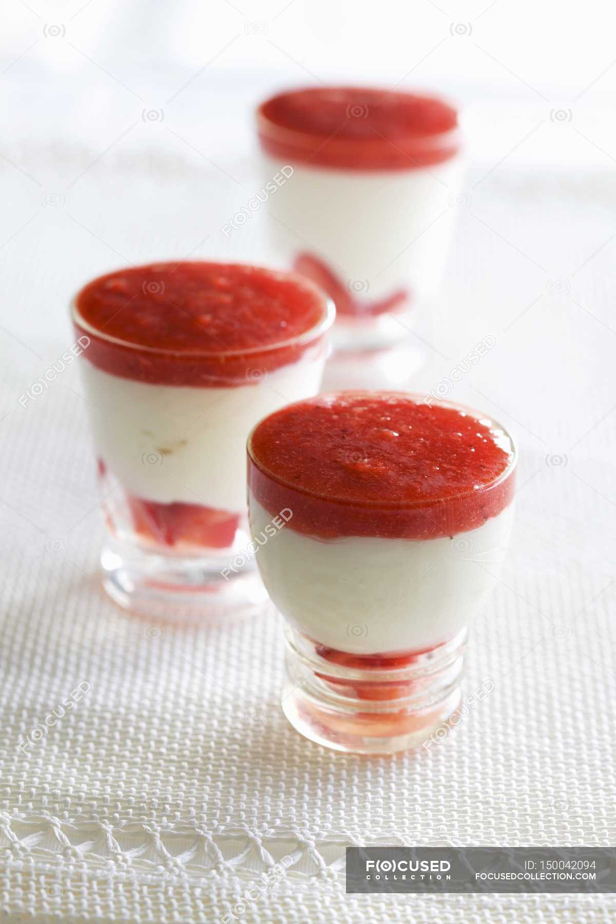 Halva mousse with strawberry sauce — cookery, view Stock Photo