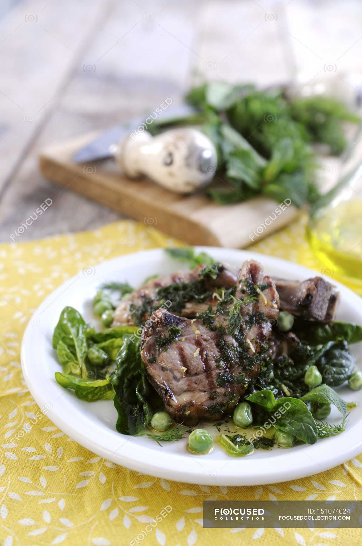 Grilled Lamb chops with spinach — meal, rustic - Stock Photo | #151074024