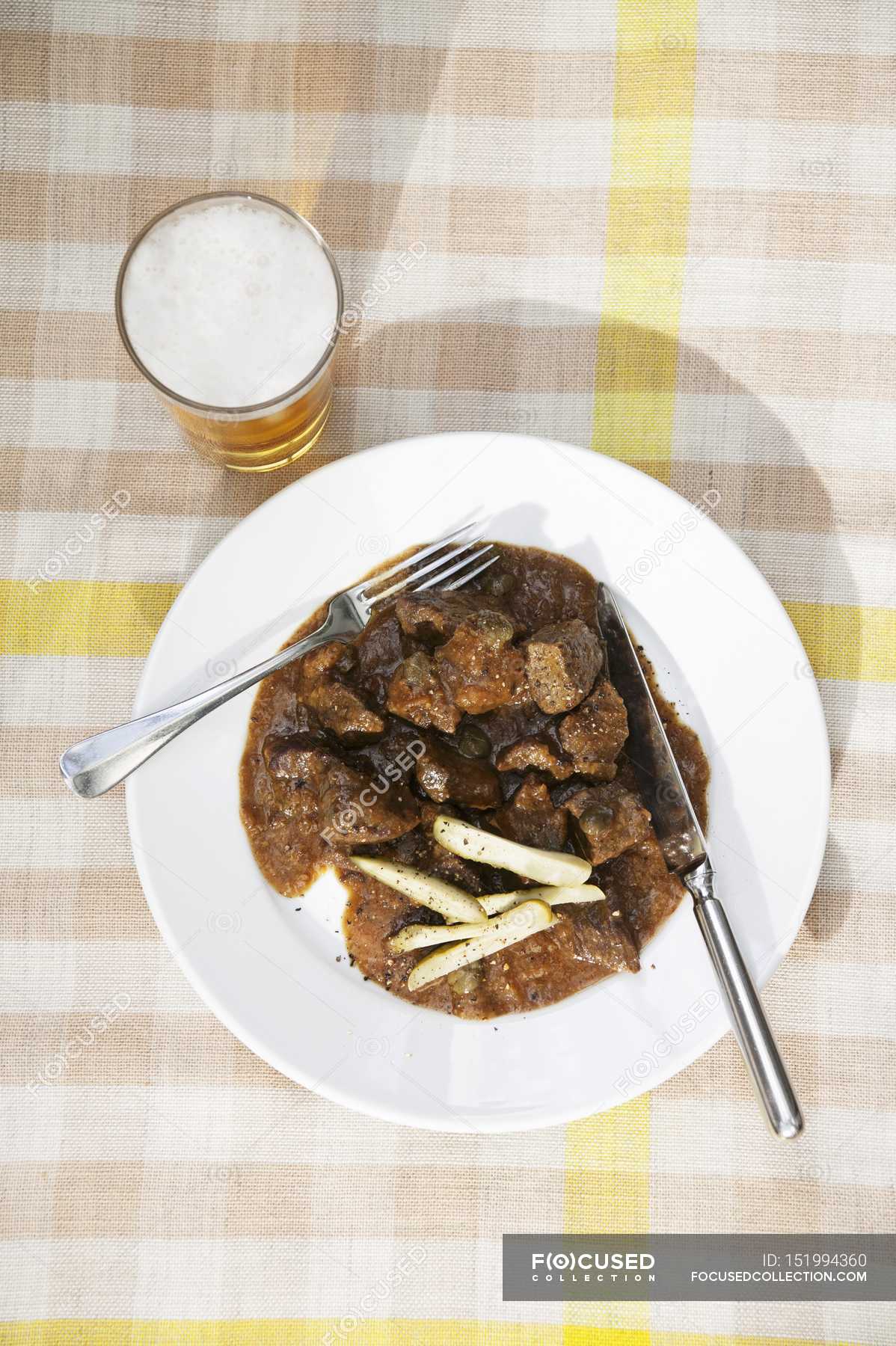 Peppery beef stew — calorie, taste Stock Photo 151994360