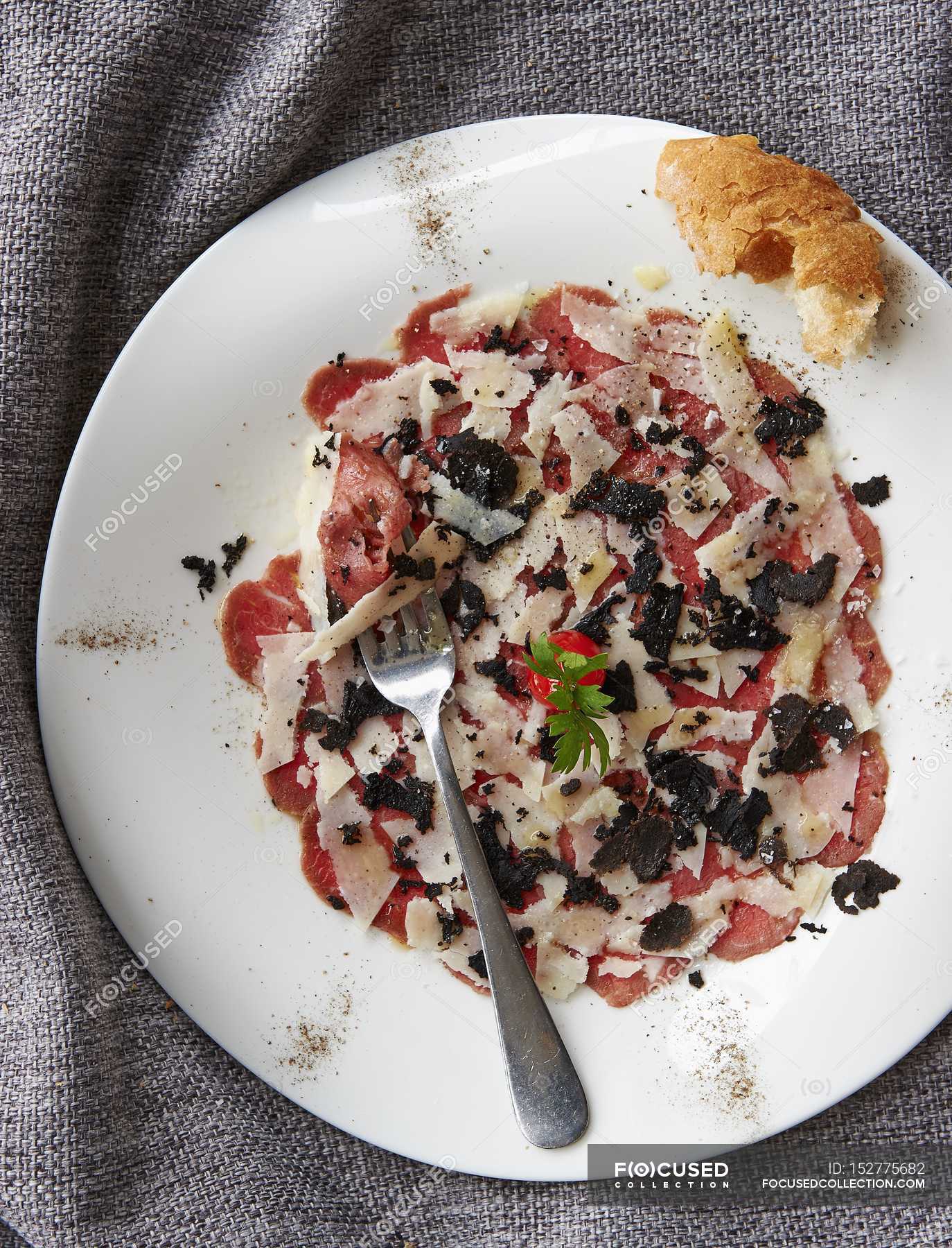 Beef carpaccio with Parmesan — eating, dish Stock Photo 152775682