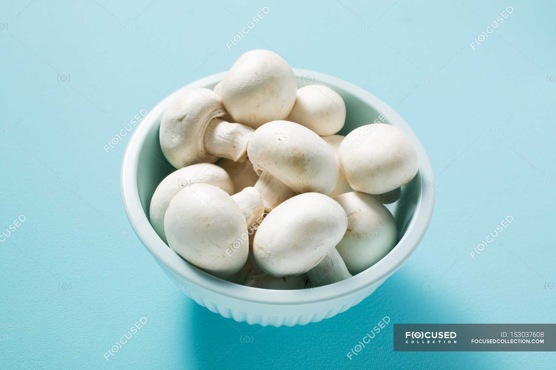 Da bao. Button Mushroom. White button Mushroom.