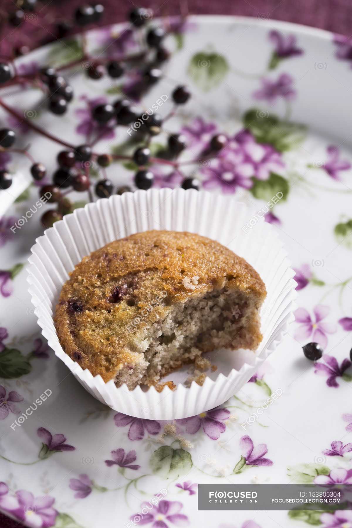 Muffin with elderberry jelly — gourmet, refreshment Stock Photo