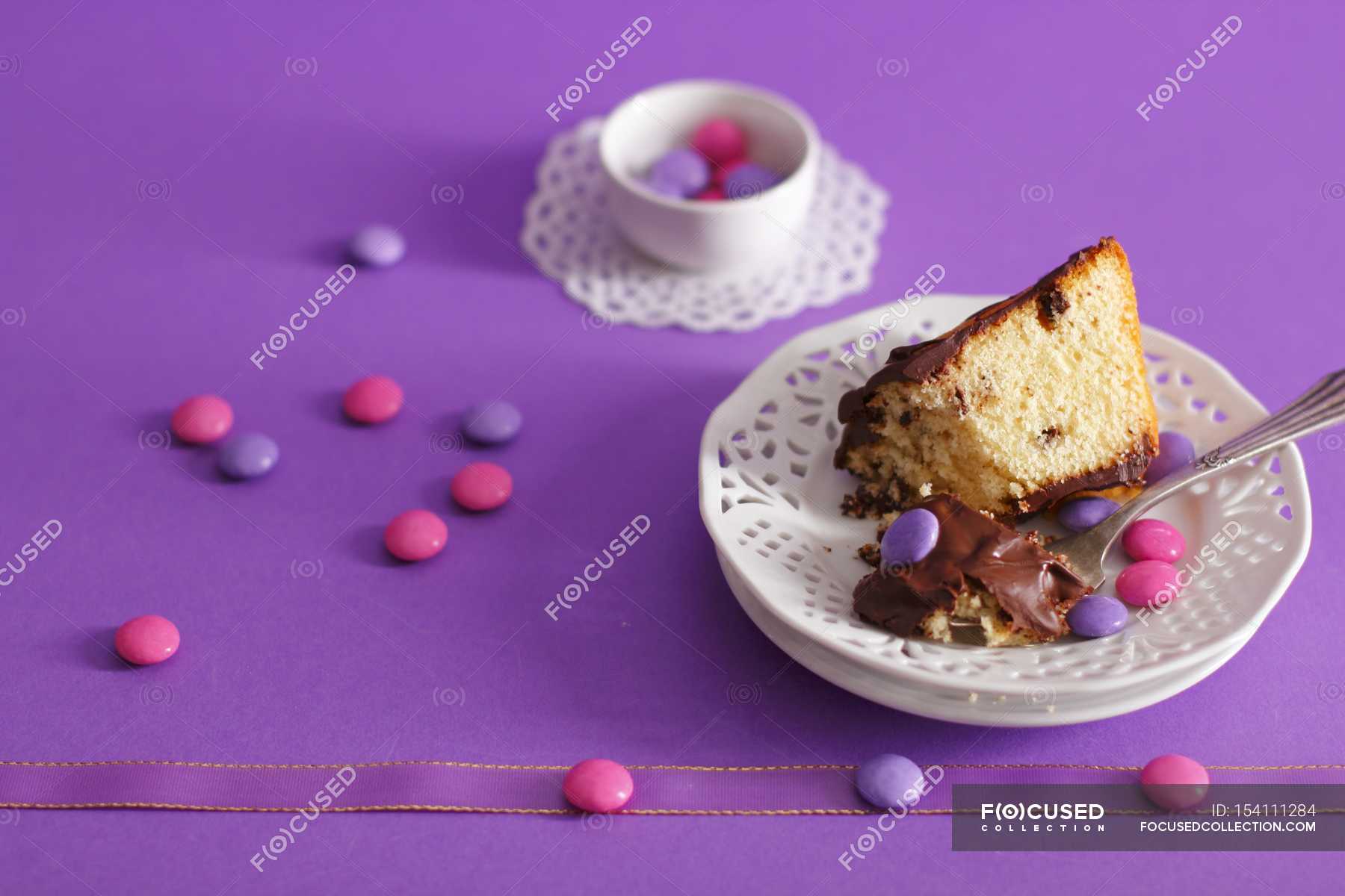 Bundt cake with chocolate icing — sweetening, slice - Stock Photo ...