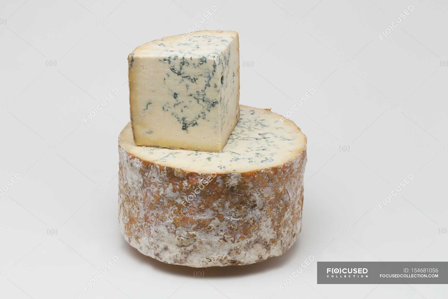 Stilton blue cheese — calorie, cooking Stock Photo 154681056