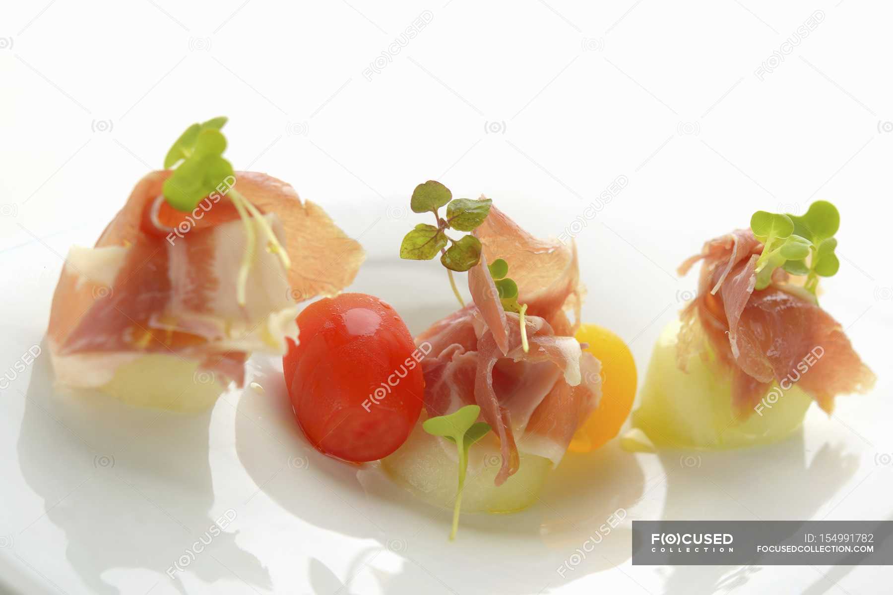 Melon balls with Parma ham — meal, delicious - Stock Photo | #154991782