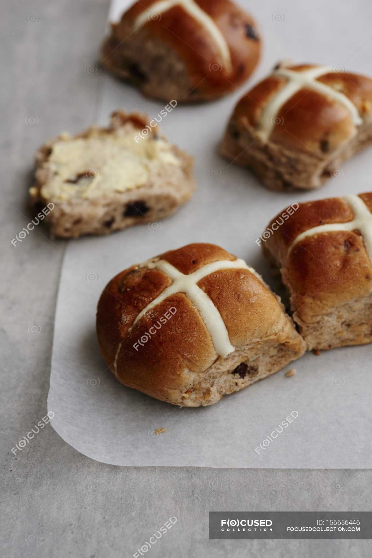 Hot cross raisin buns — piece, edible Stock Photo 156656446