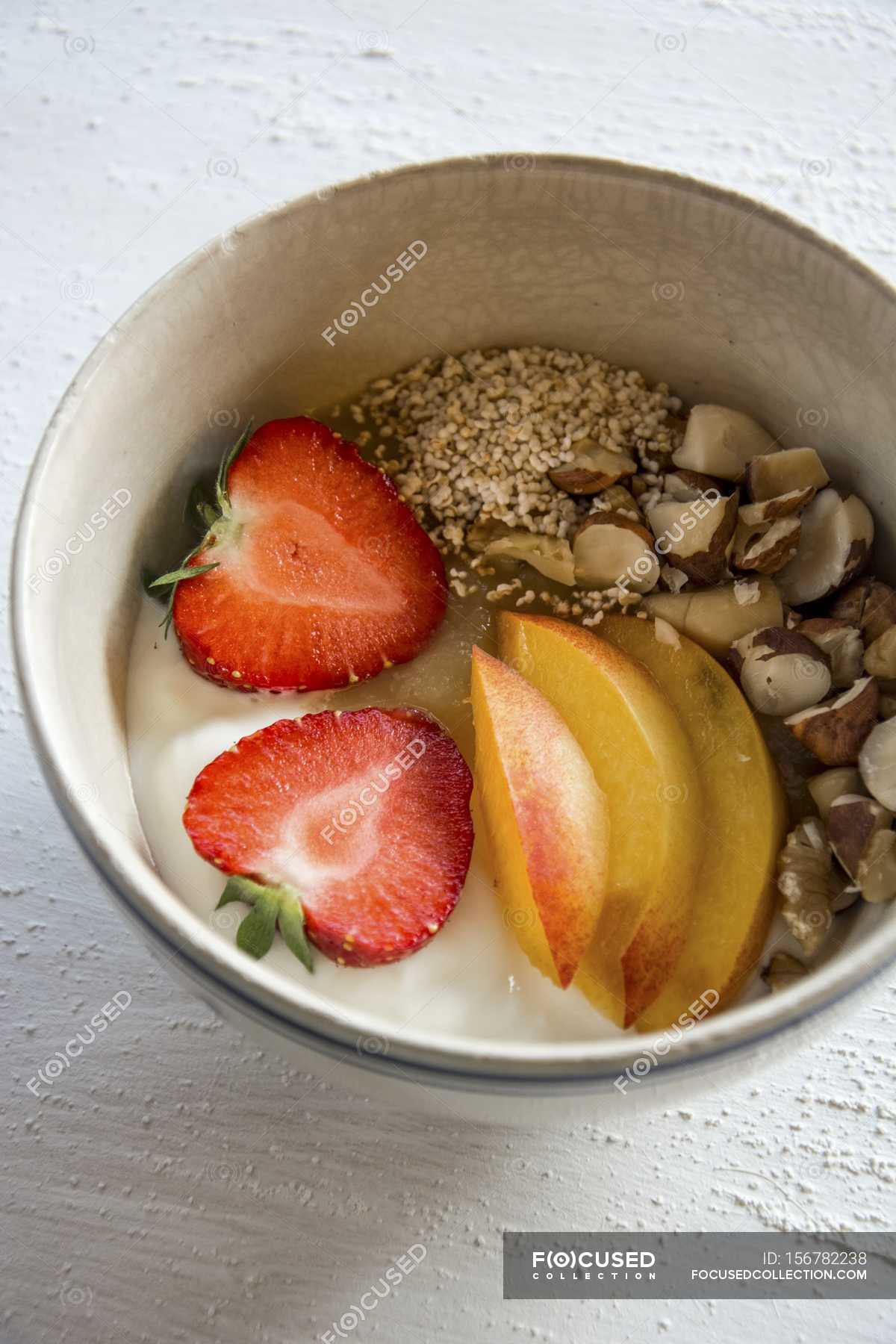 Breakfast bowl with amaranth and hazelnuts — cooking, fruits - Stock ...