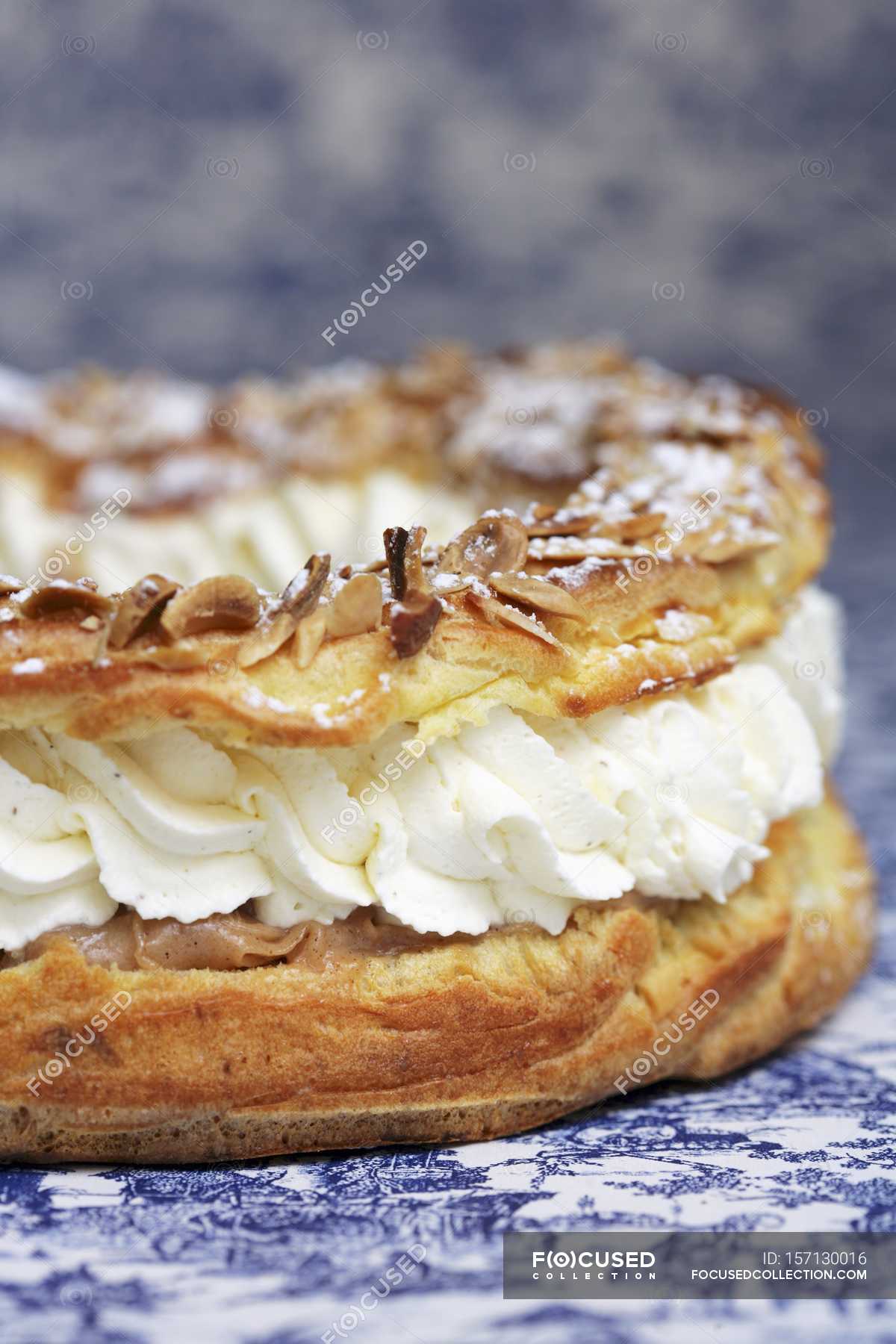 Sweet ParisBrest pastry — puff pastry, appetite Stock Photo 157130016