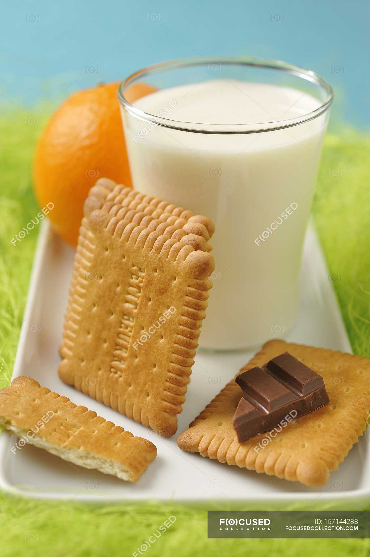 Rich tea biscuits — prepare, fresh Stock Photo 157144288