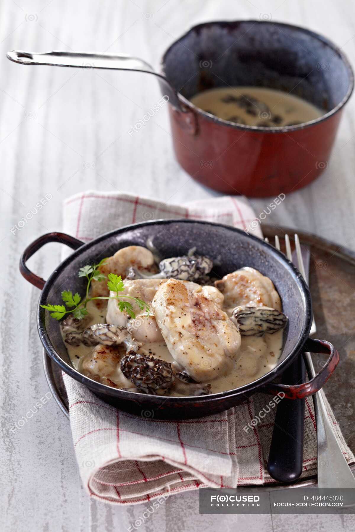 Veal sweetbreads in a morel mushroom sauce — morel dishes, Veal Recipe