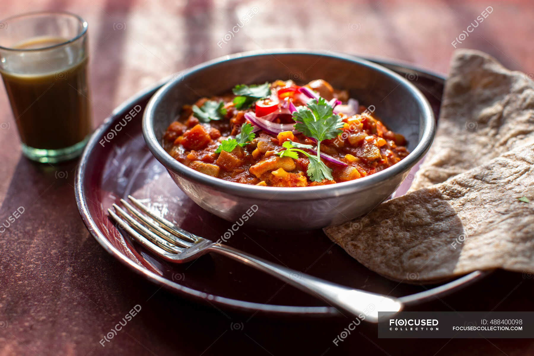 Indian chicken curry with chapati — chai tea, chappathi Stock Photo