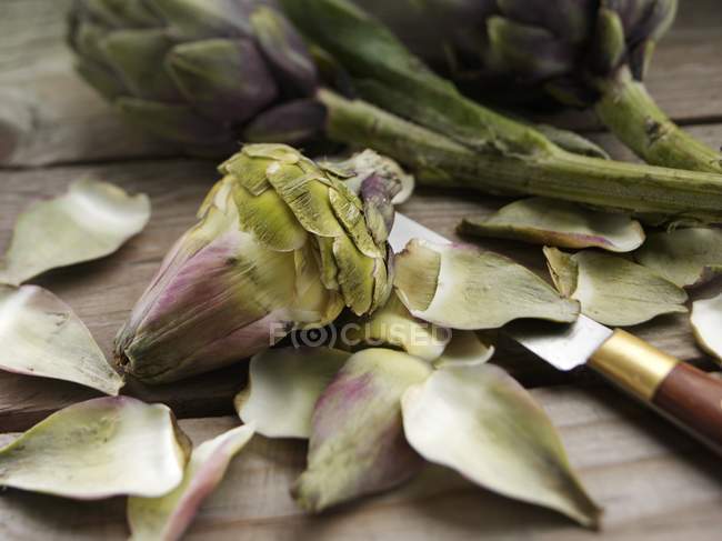 Leaves Peeled From Artichoke — Stock Photo