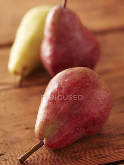 Peras frescas maduras - foto de stock