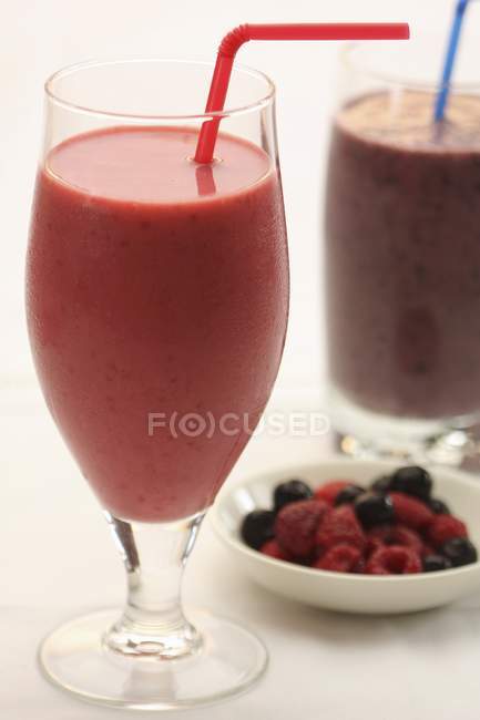 Berry Breakfast Smoothies and berries — Stock Photo