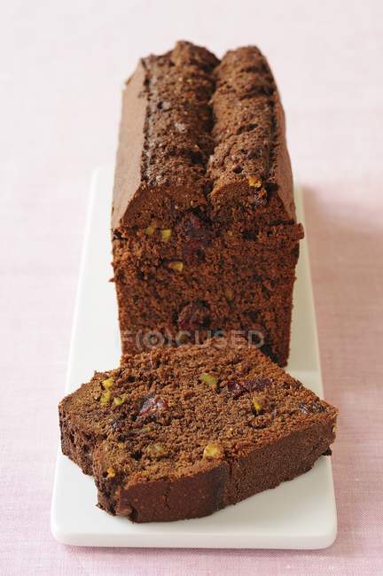 Chocolate cake with pistachios — Stock Photo