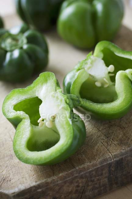 Green ripe peppers — Stock Photo