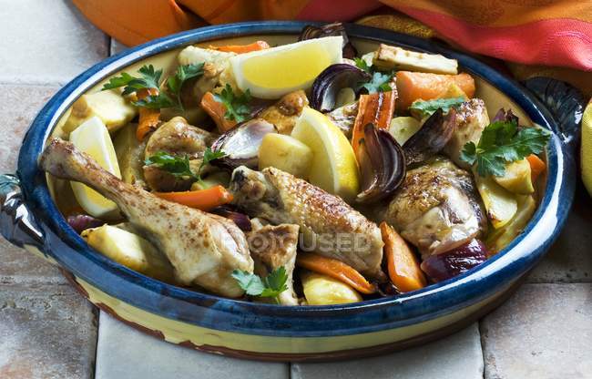 Oven-baked chicken — Stock Photo