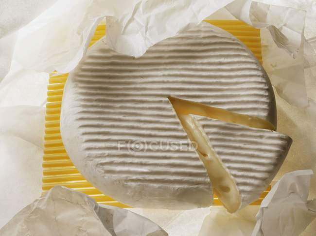 Sliced Brie cheese — Stock Photo