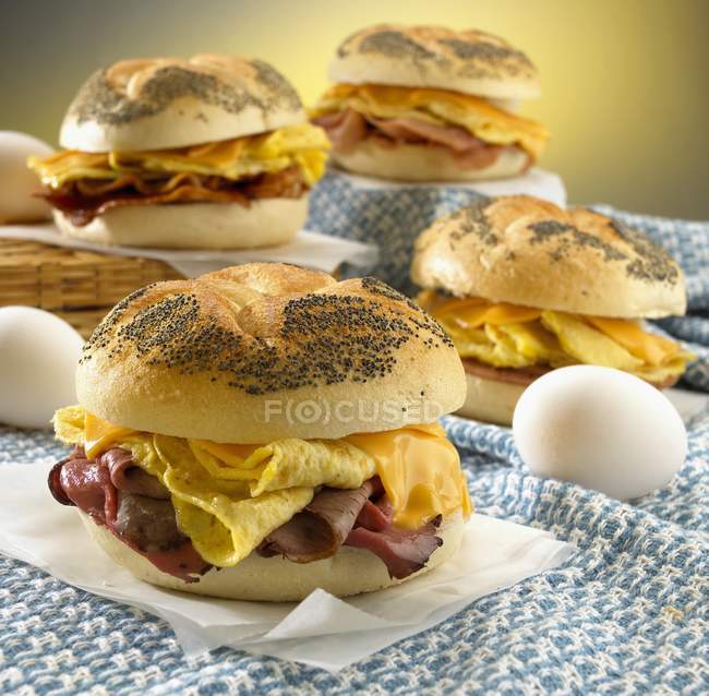 Сніданок сендвічі на насінні — стокове фото