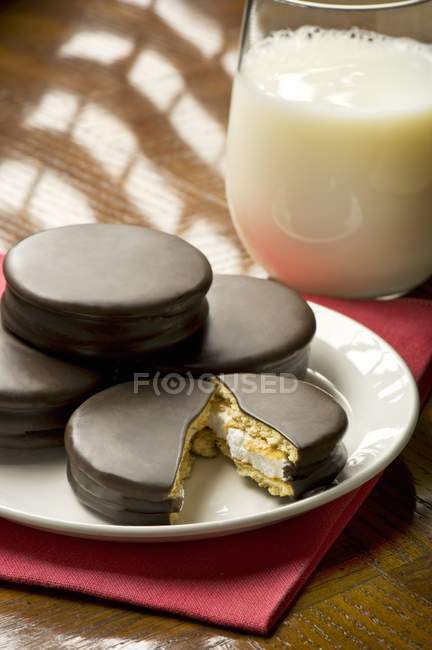 Moon Pies on a Plate — Stock Photo