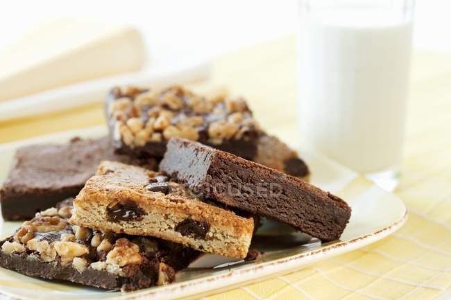 Brownies de chocolate deliciosos caseros - foto de stock