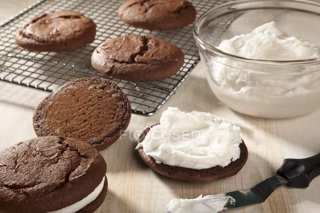 Closeup view of whoopie pies with cream filling — Stock Photo