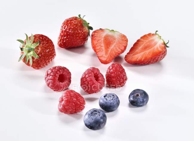 Fresh summer berries — Stock Photo