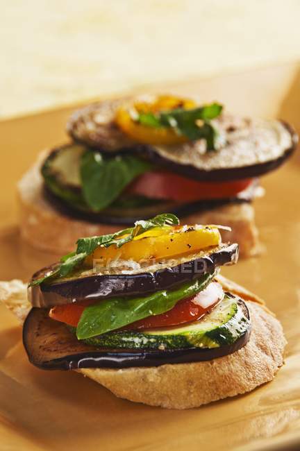 Bread Topped with Sliced Eggplants, Zucchini — Stock Photo