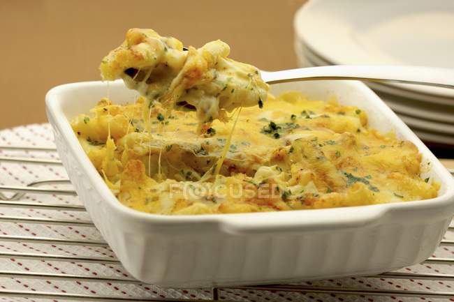 Bowl of Macaroni and Cheese — Stock Photo