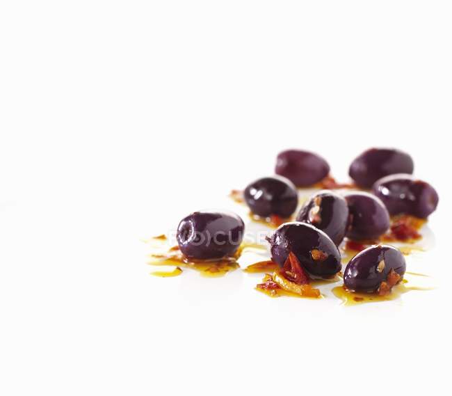 Black Azapa olives with spices — Stock Photo