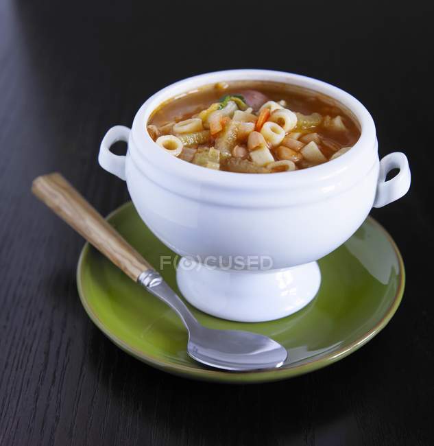Cuenco de sopa de Minestrone - foto de stock