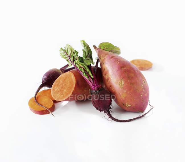 Сладкий картофель и свекла — стоковое фото