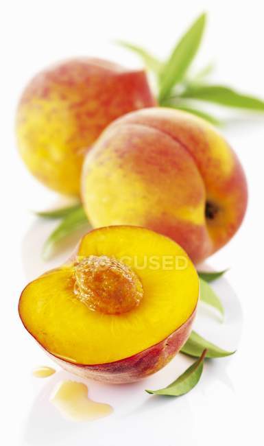 Yellow flesh peaches — Stock Photo