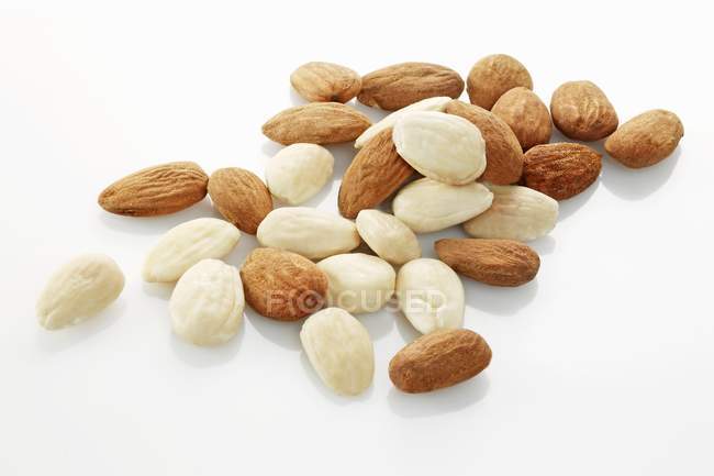 Shelled and peeled almonds — Stock Photo