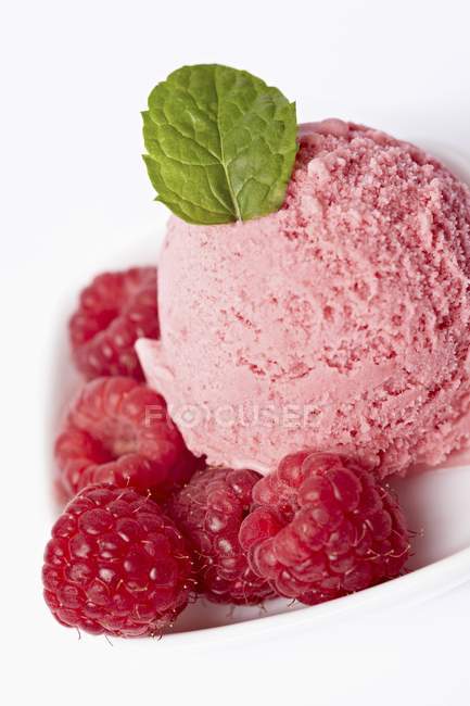 Crème glacée framboise — Photo de stock
