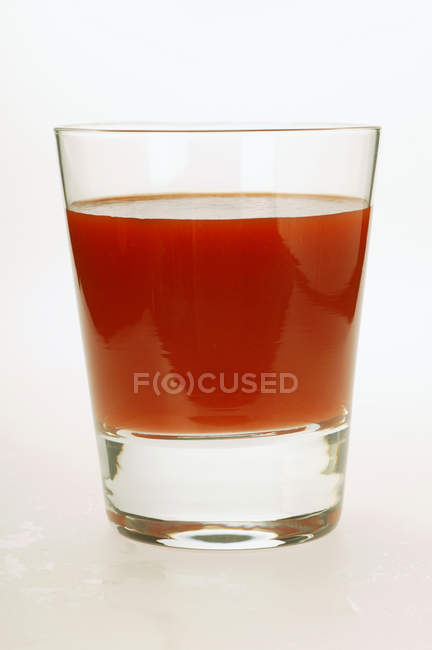 Succo di pomodoro in vetro — Foto stock